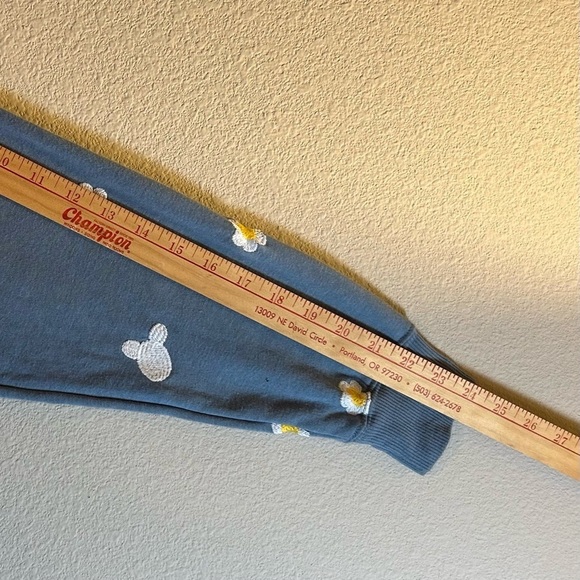 Women’s Size Medium Sweatshirt Blue Disney Theme Mickey Mouse Daisy Embroidered - Picture 11 of 16